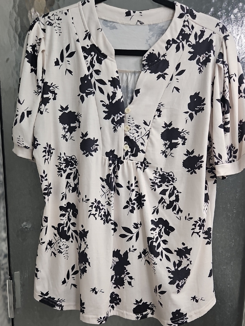 Cream Floral Button-Front Women's Blouse